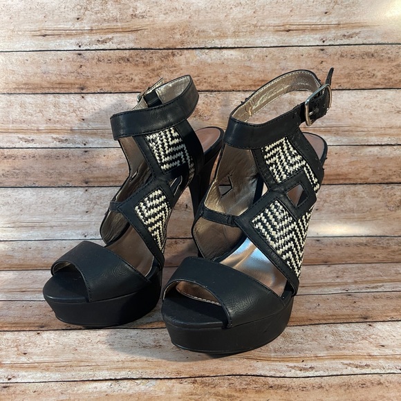 Qupid Black, White, and Rose Gold Heels Stilettos - Picture 6 of 7